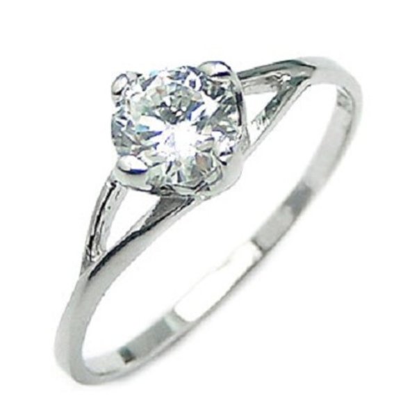 Jewelry - NEW 925 Sterling Silver 4 claw CZ stone Ring